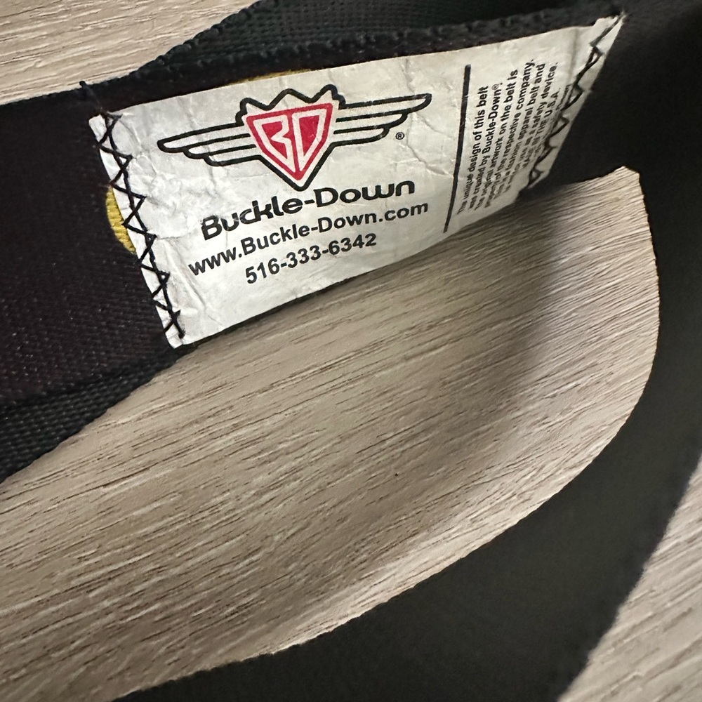 Buckle-Down Black and Yellow Batman Belt - Picture 6 of 9